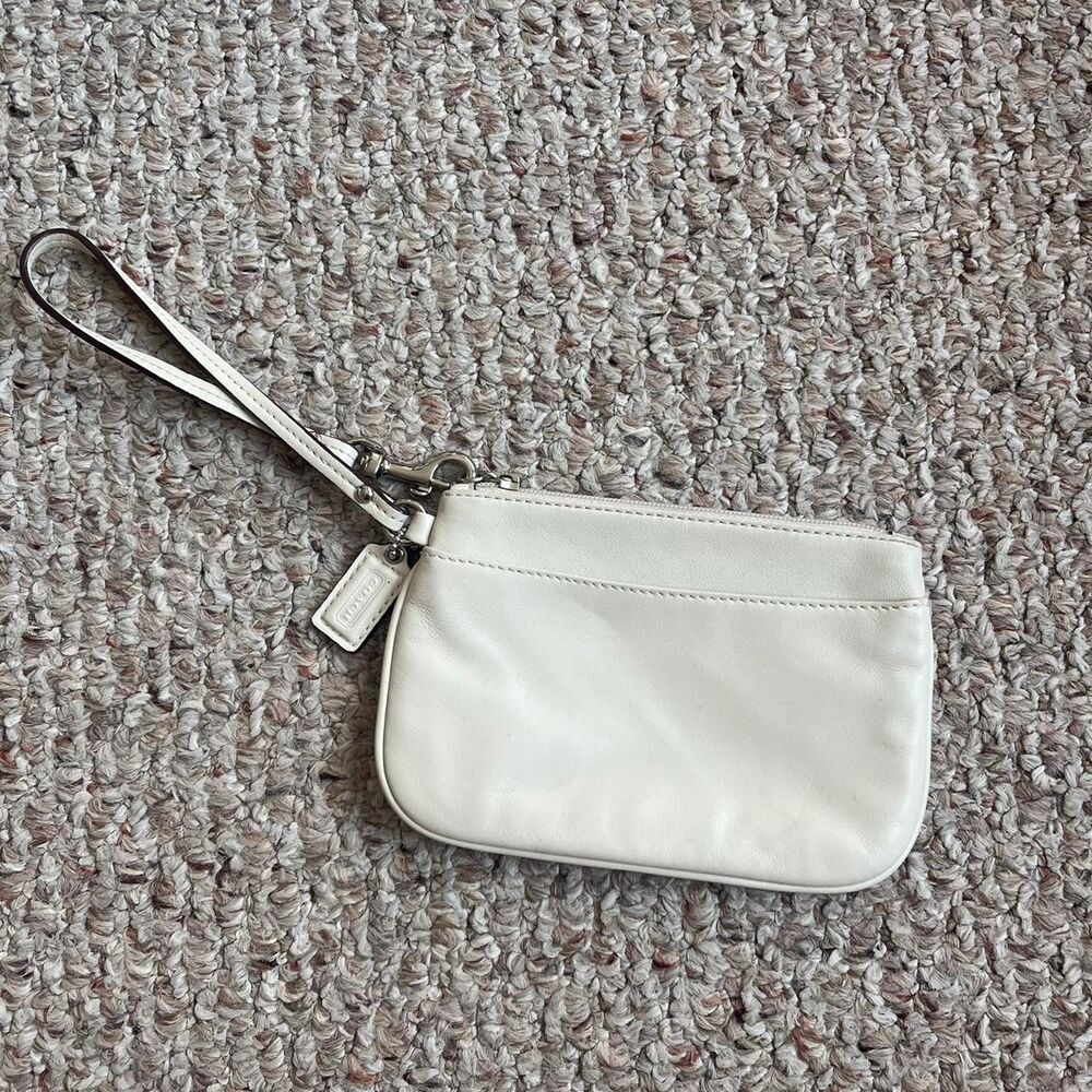 Coach Wristlet Vintage Women's Cream and White with Hang Tag Wallet Zip - Picture 3 of 7